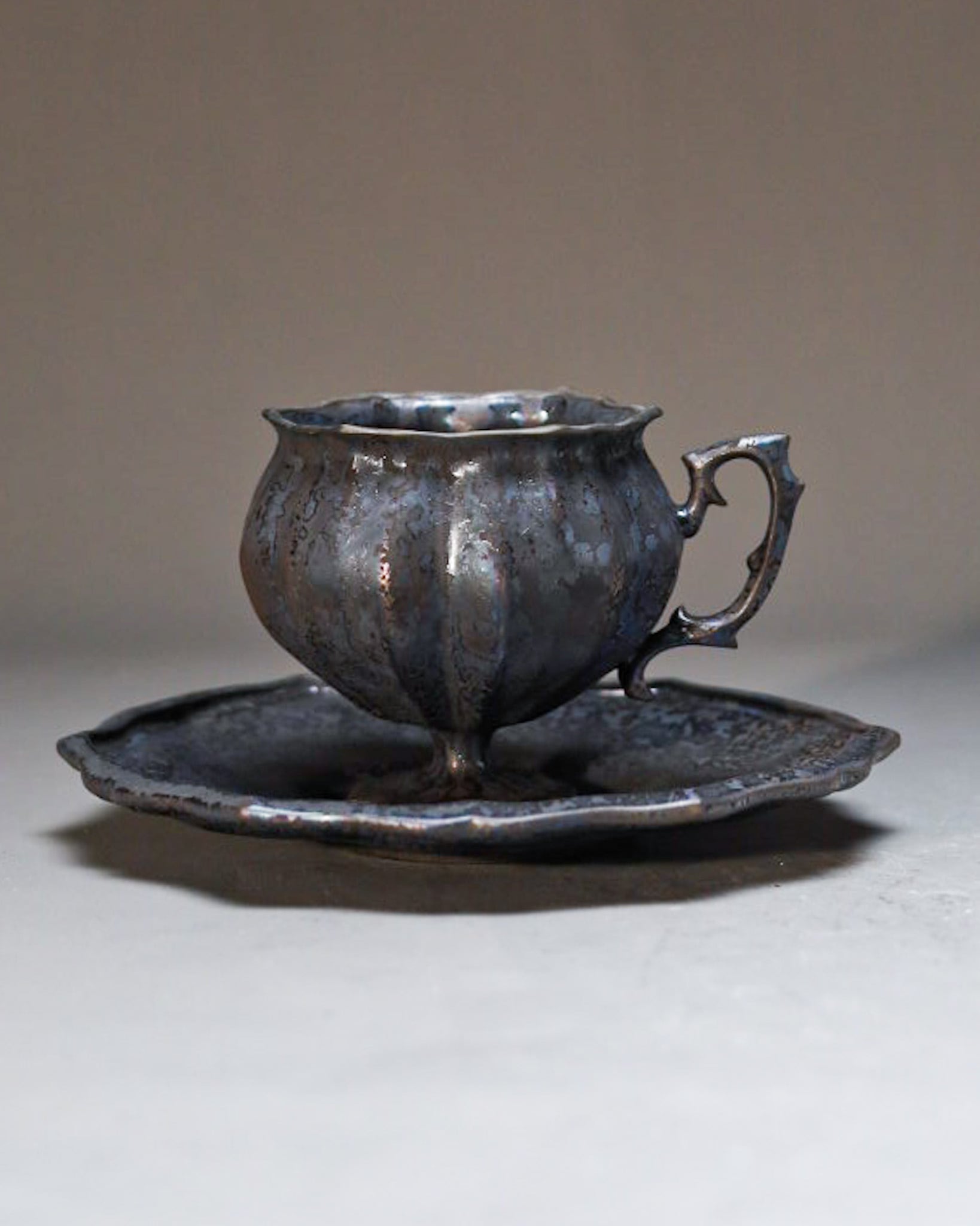 flora prima cup & saucer -黒煌-